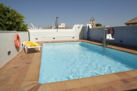Terraza y piscina - Hotel Centro de Sevilla 03