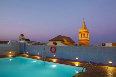 Terraza y piscina - Hotel Centro de Sevilla 09
