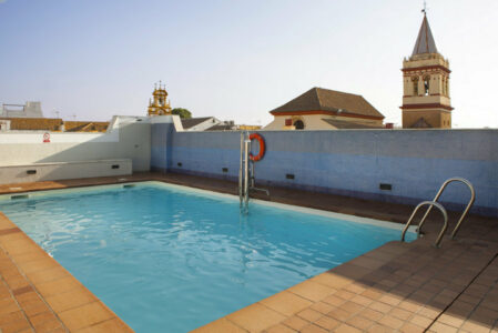 Terraza y piscina - Hotel Centro de Sevilla 13